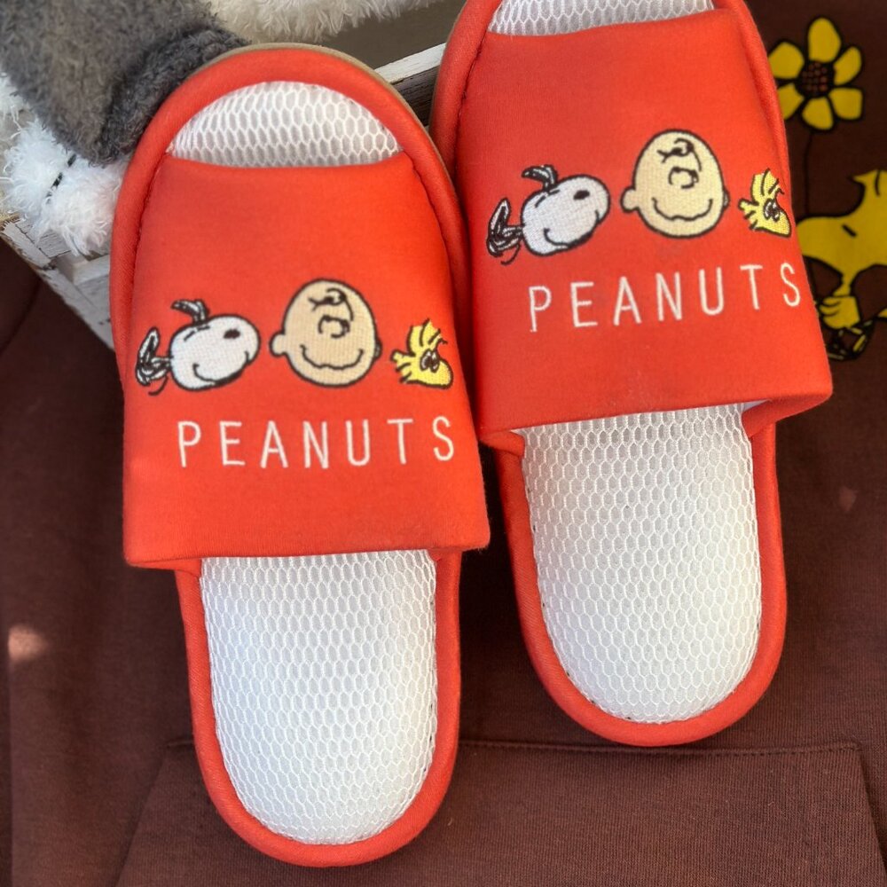 Snoopy Peanuts adult Slippers S/M ( 7/9) new Japan